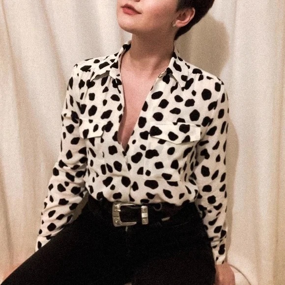 Ann Taylor Black and White Button Down Shirt. Size MP - Picture 2 of 8